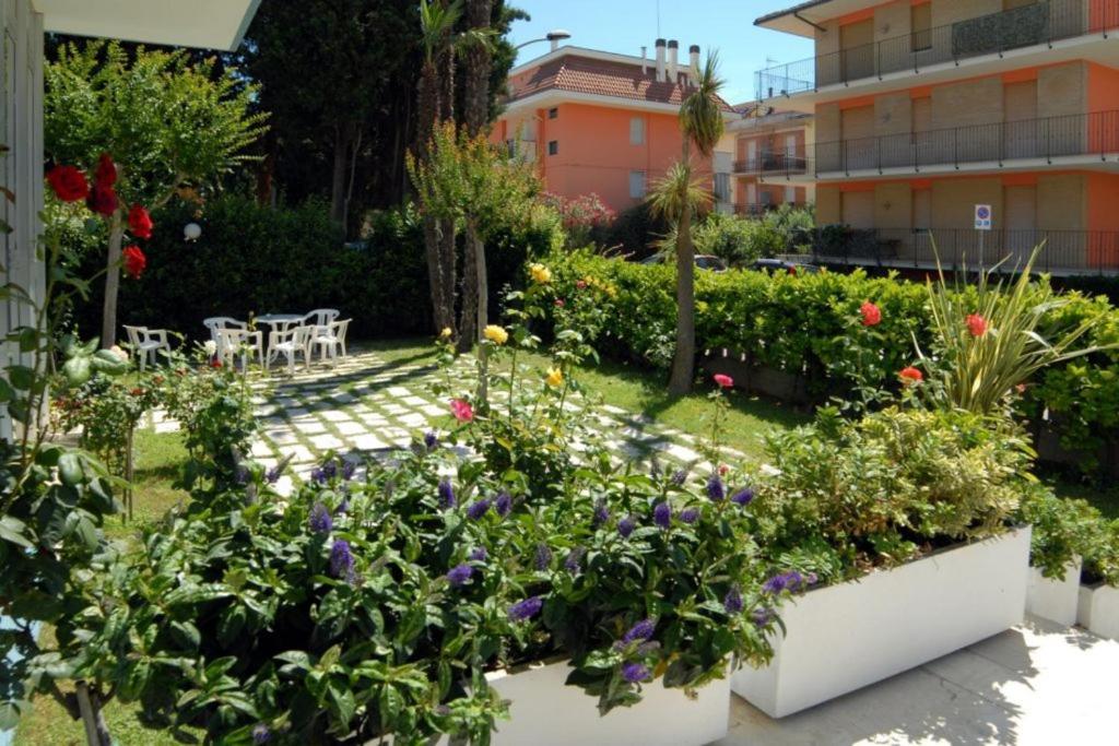 Hotel President San Benedetto del Tronto Exterior photo